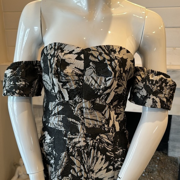 Hutch Off-Shoulder Black & Silver Floral Metallic Thread Brocade Dress Size 4 - Picture 3 of 12